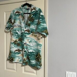 Men’s large Hawaiian shirt, button-down short sleeve